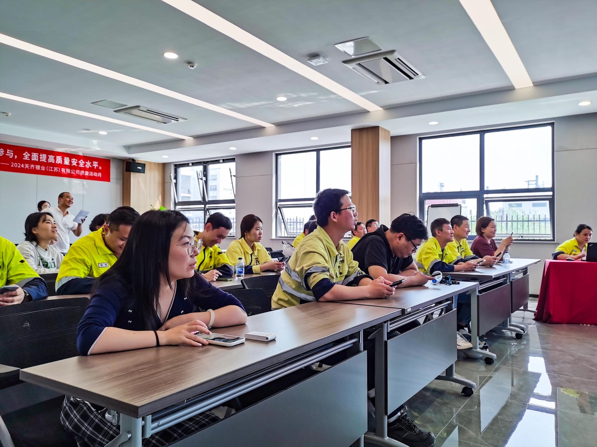 ����18(�й���)�ٷ���վ