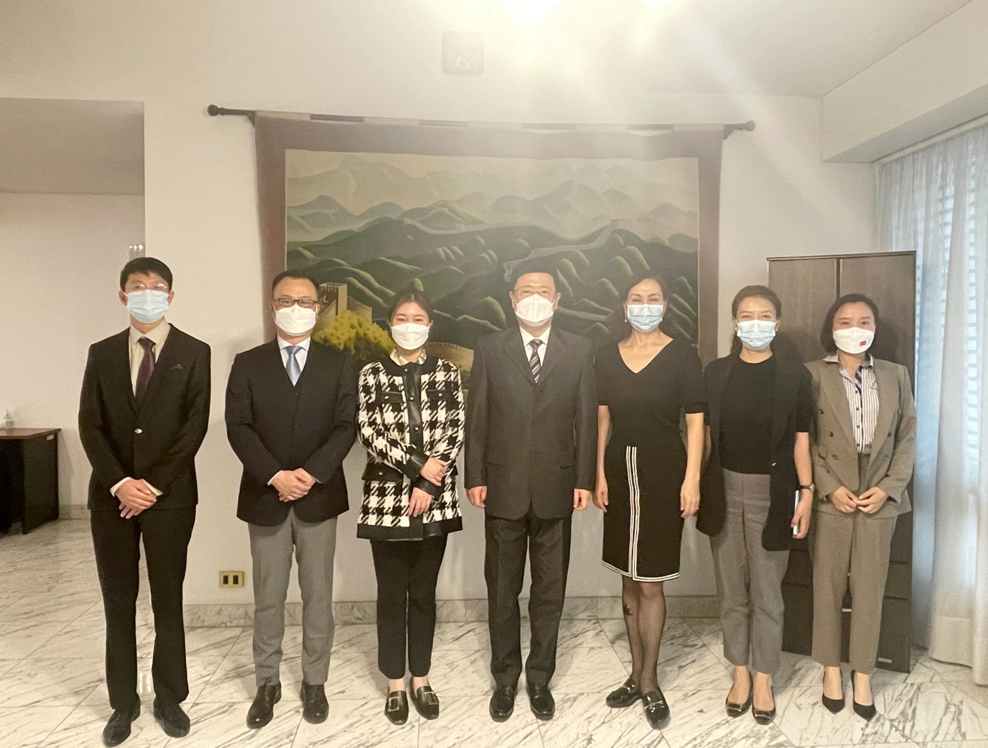 ����18(�й���)�ٷ���վ