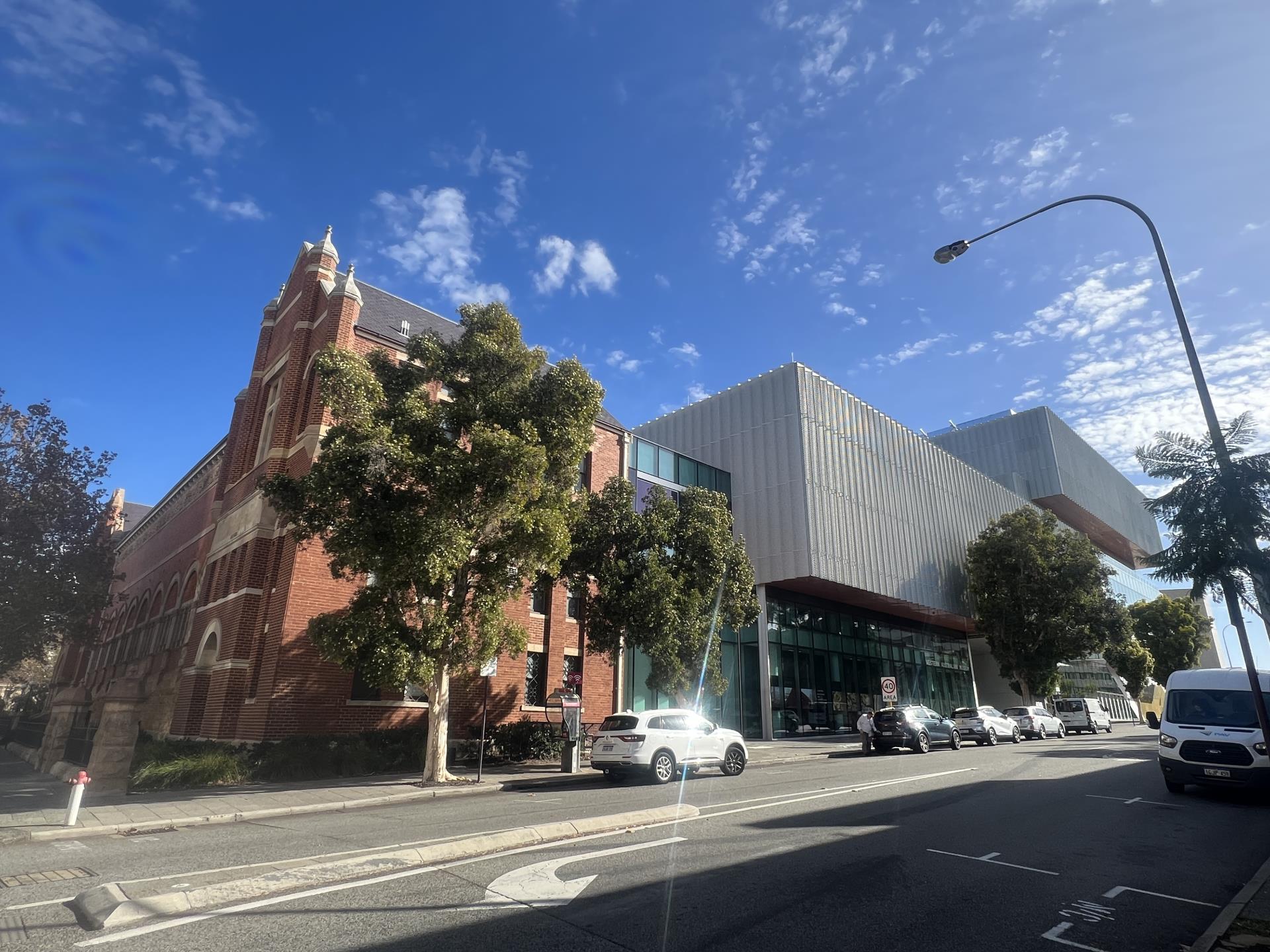 ����18(�й���)�ٷ���վ