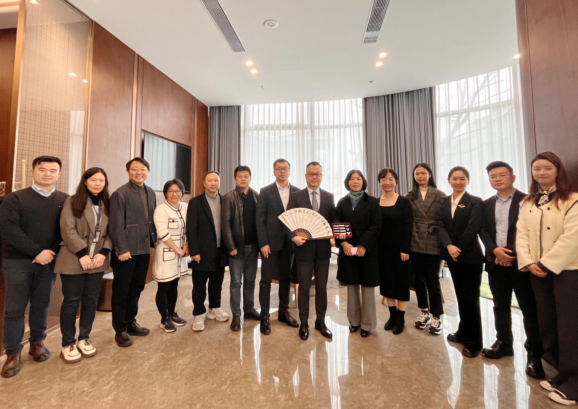 ����18(�й���)�ٷ���վ