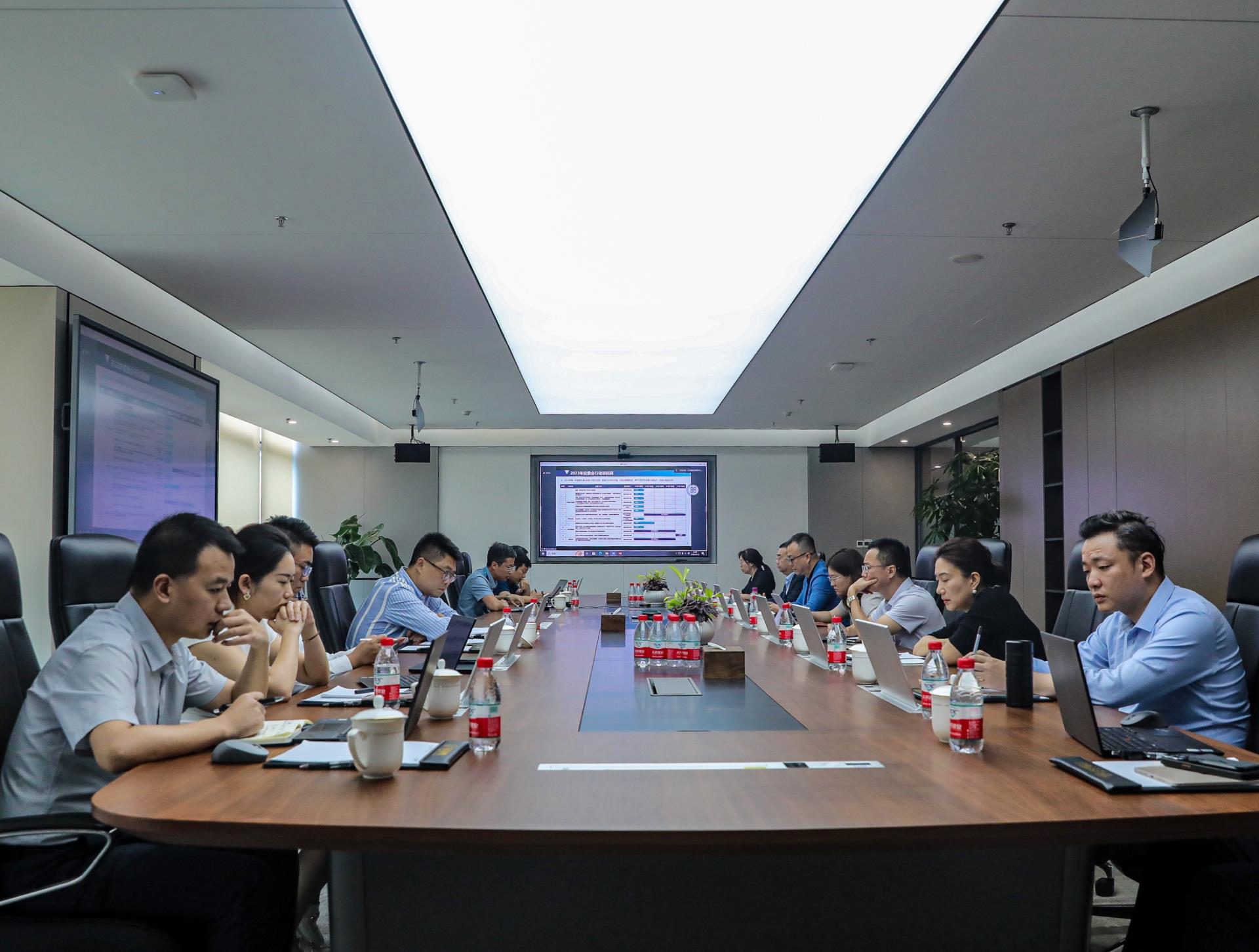 ����18(�й���)�ٷ���վ