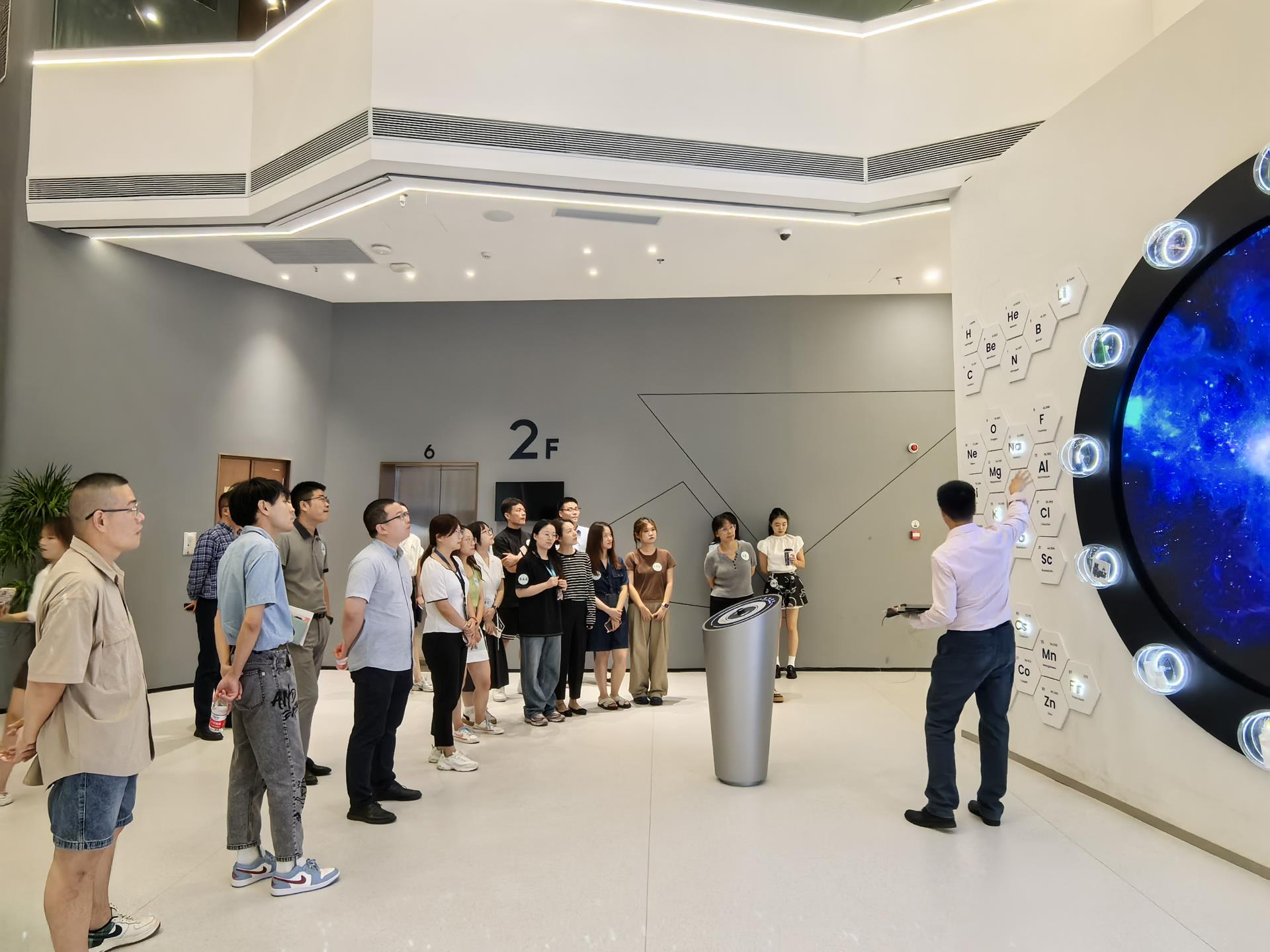 ����18(�й���)�ٷ���վ