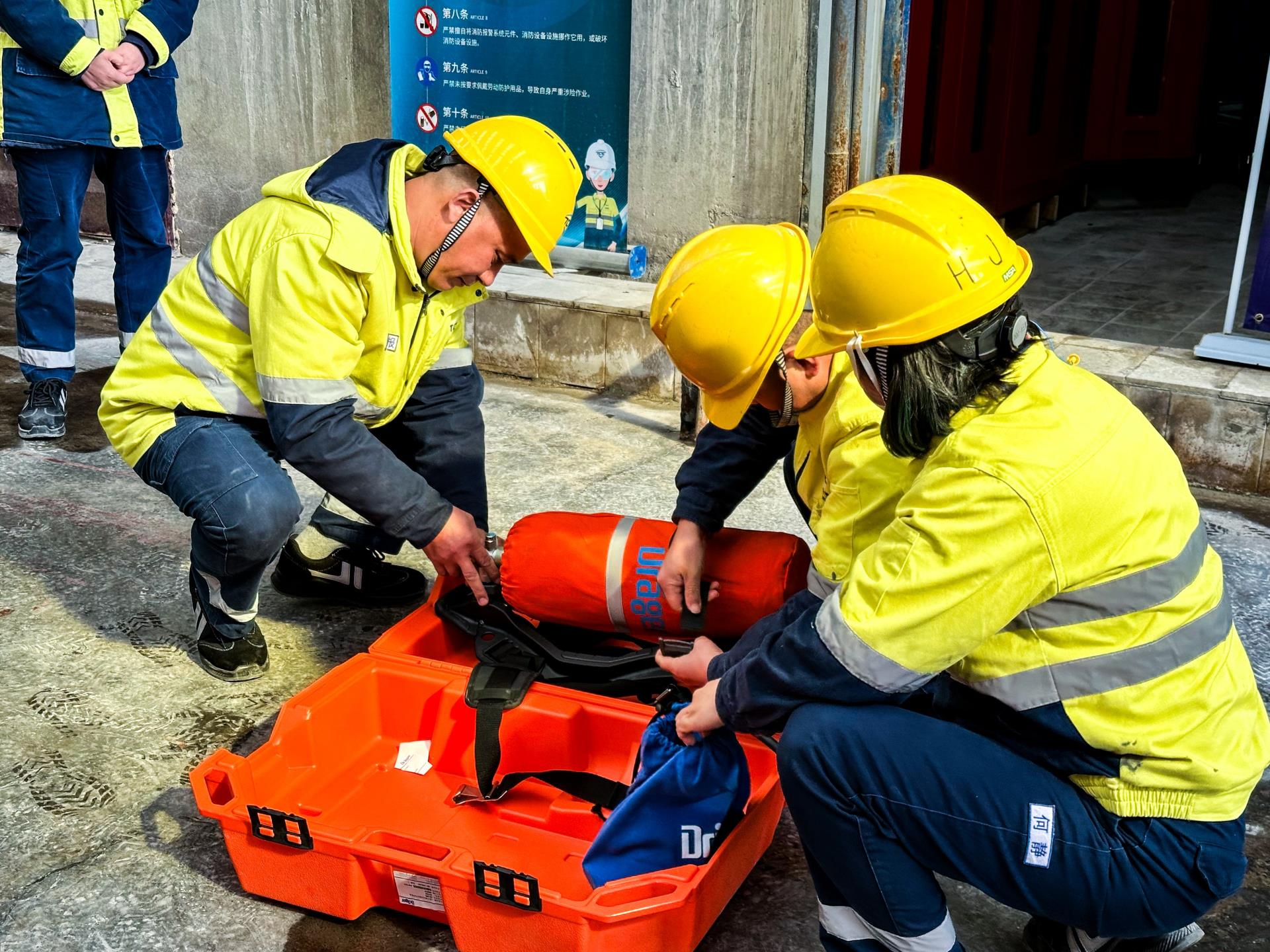 ����18(�й���)�ٷ���վ