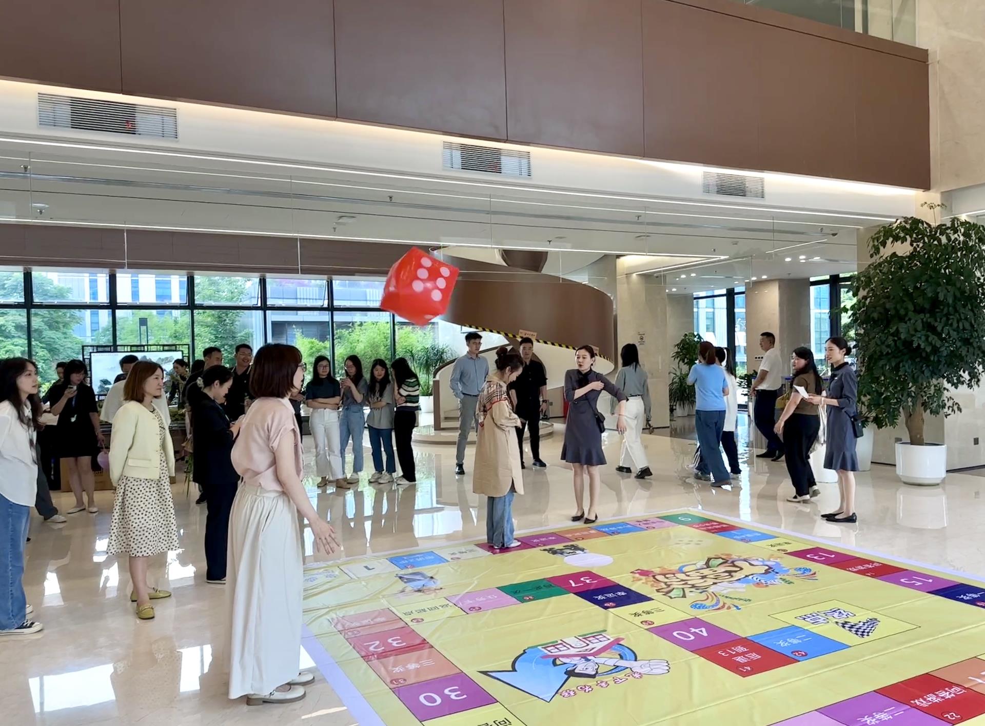 ����18(�й���)�ٷ���վ