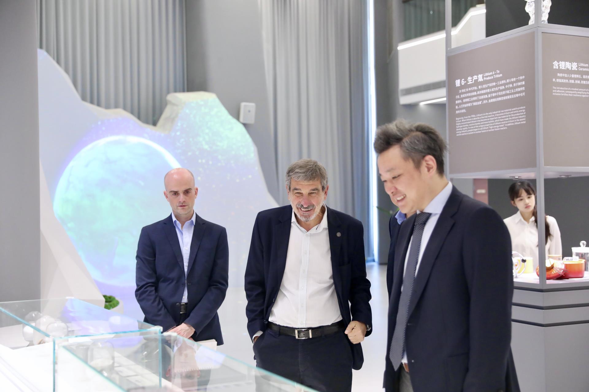 ����18(�й���)�ٷ���վ