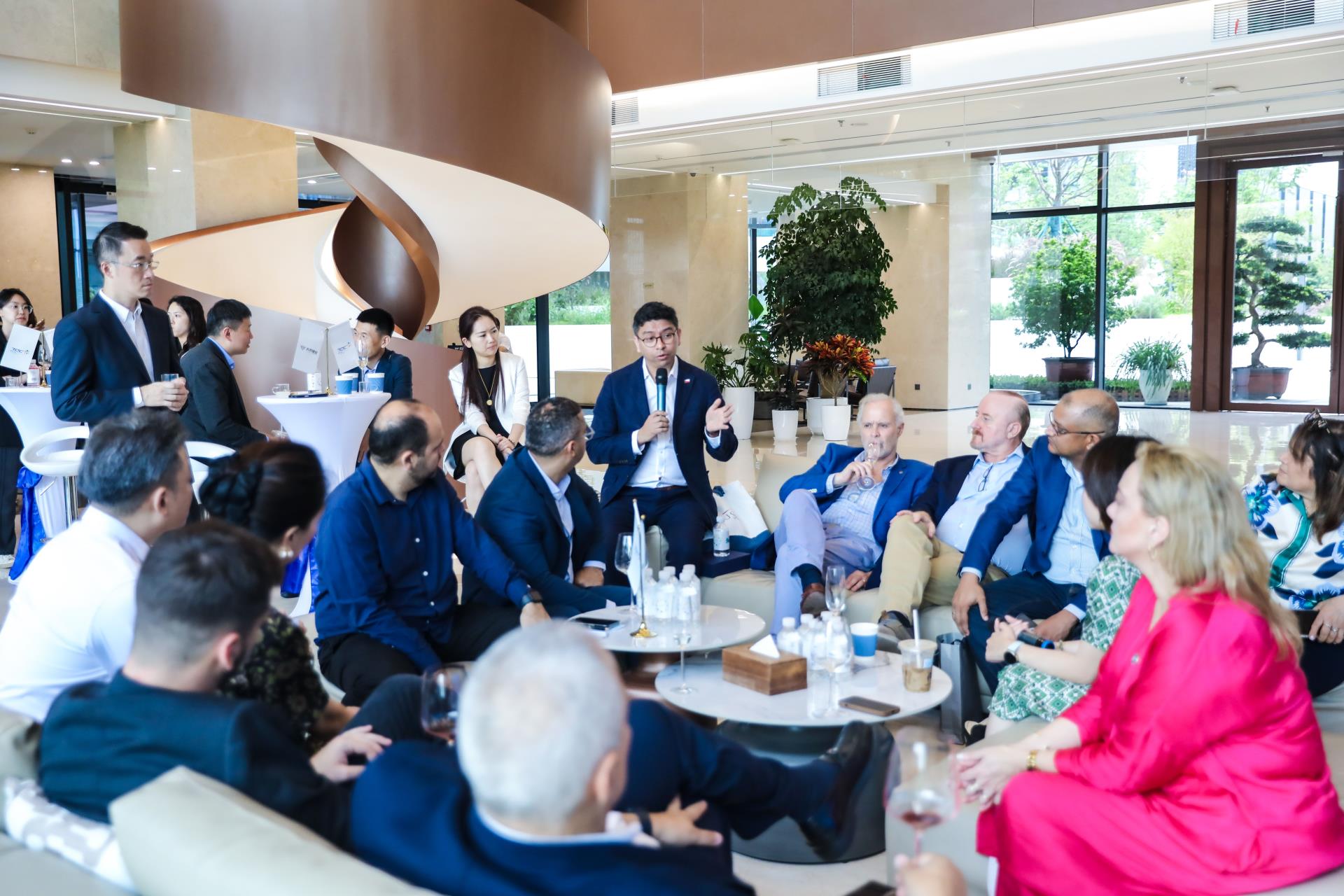 ����18(�й���)�ٷ���վ