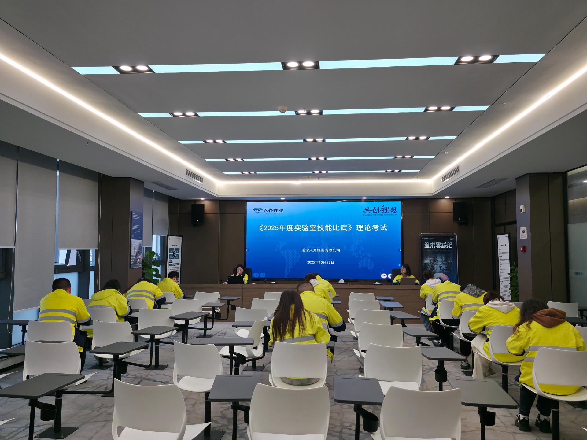 ����18(�й���)�ٷ���վ