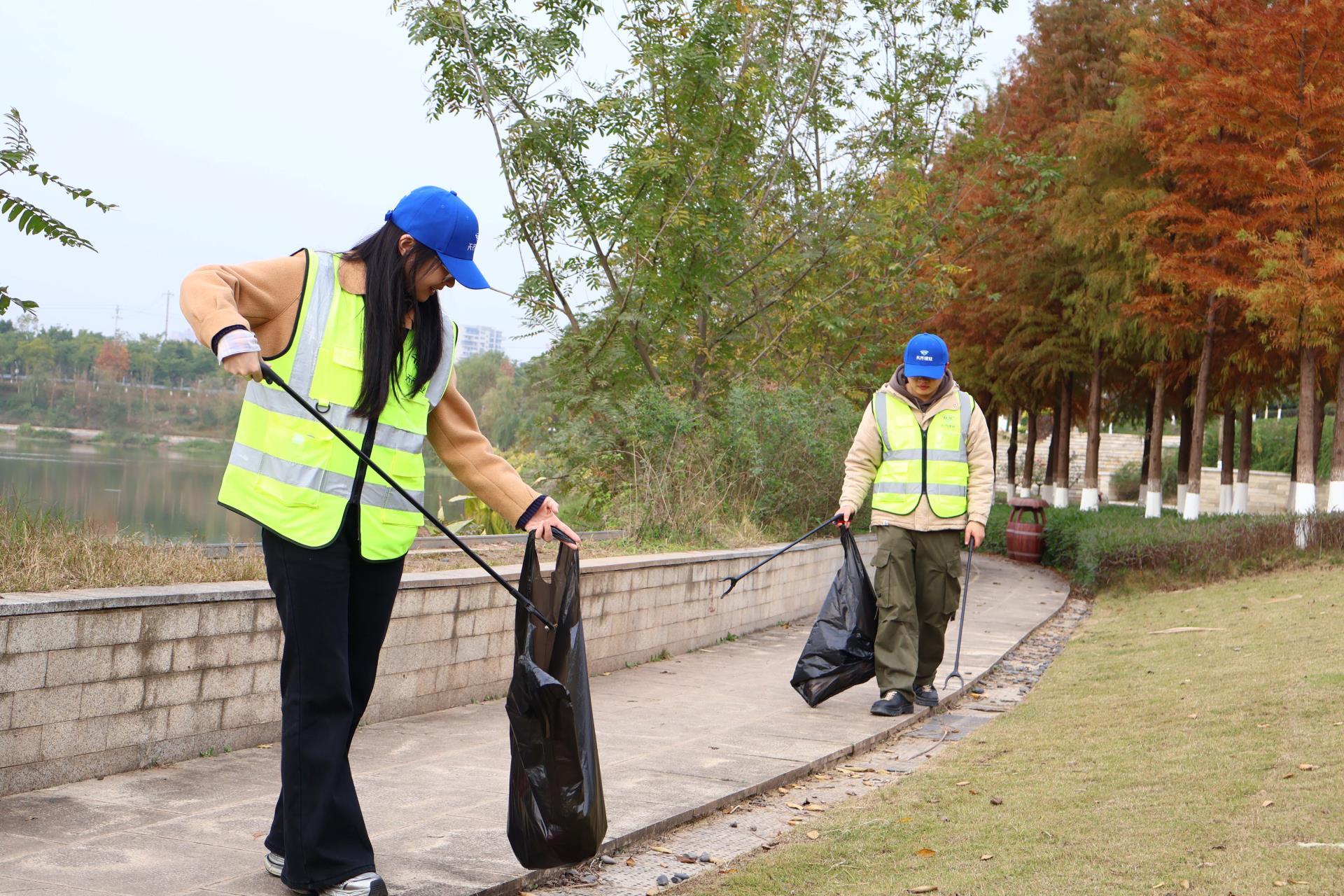 ����18(�й���)�ٷ���վ