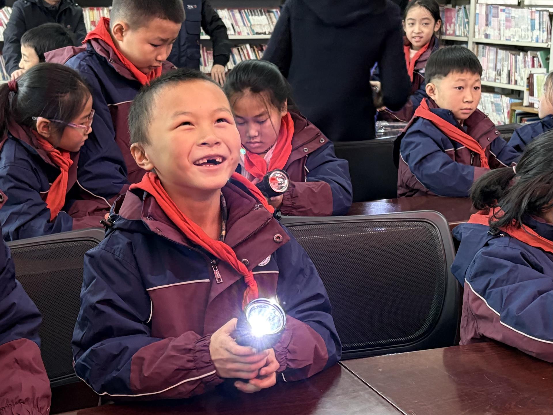 ����18(�й���)�ٷ���վ